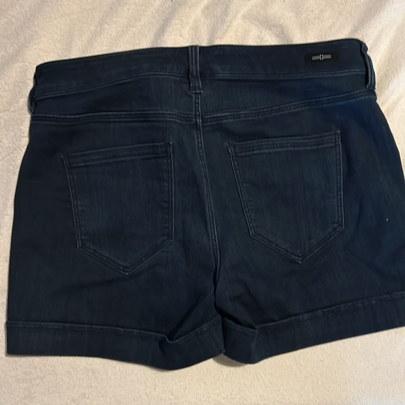 Shorts - Picture 2 of 4